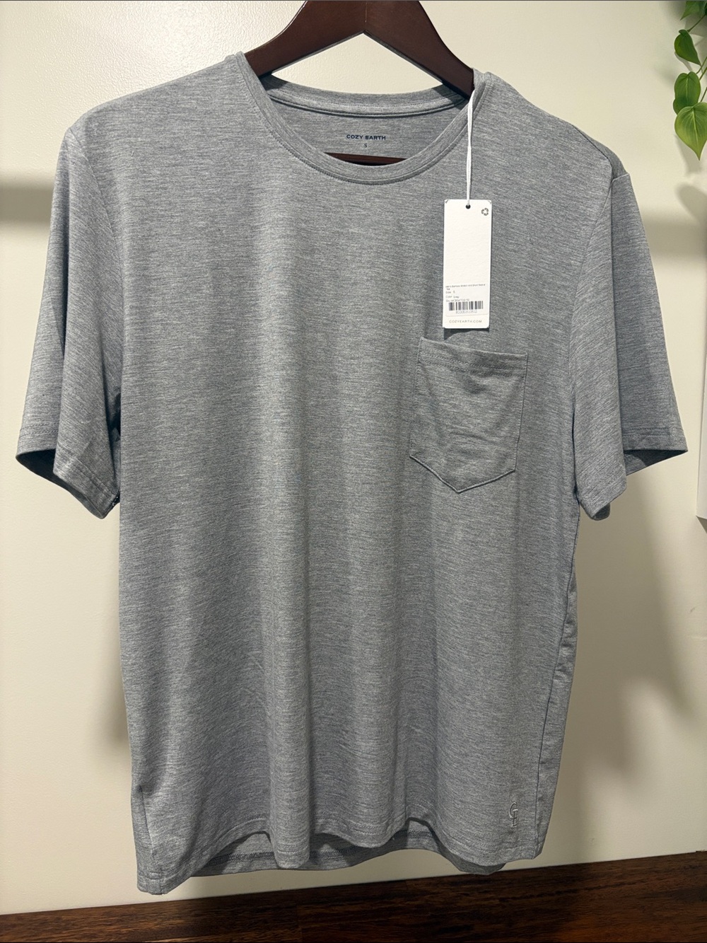 Cozy Earth Men’s Short Sleeve Pocket Tee — Light Gray
